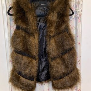 Ark & Co. Brown Hooded Faux Fur Vest Size M